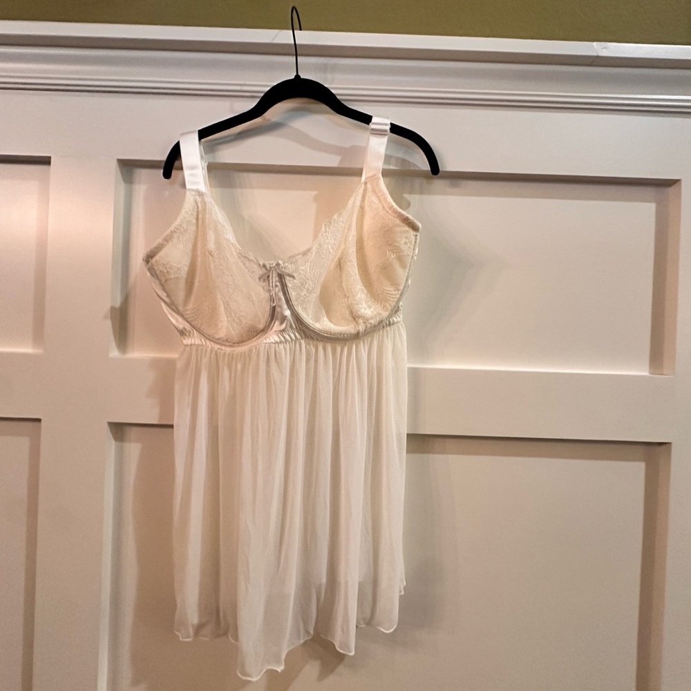 White Chemise/Babydoll w/ Empire Waist 36H
